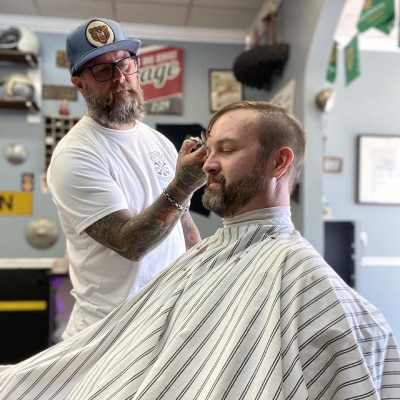 MEN'S HAIRCUT